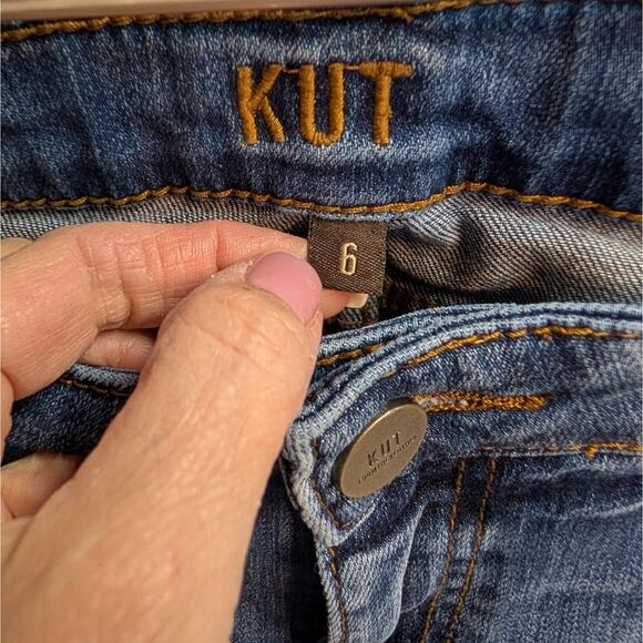 Kut From The Kloth Ankle Straight Leg Cuffed Hem Distressed Denim Jean Size 6 - Picture 3 of 5